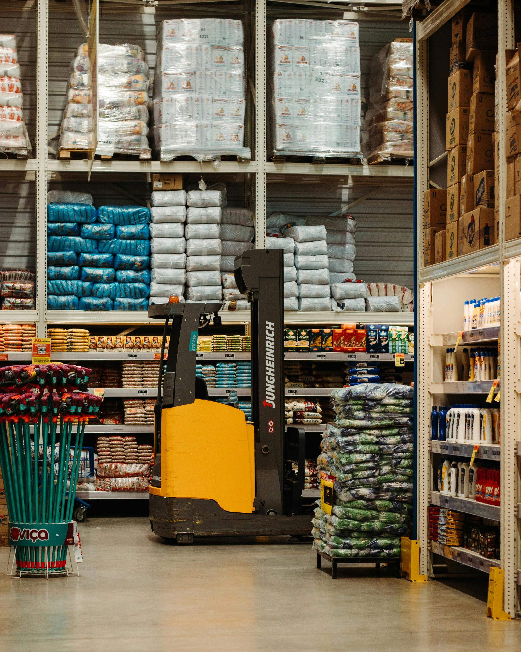 very narrow aisle forklift